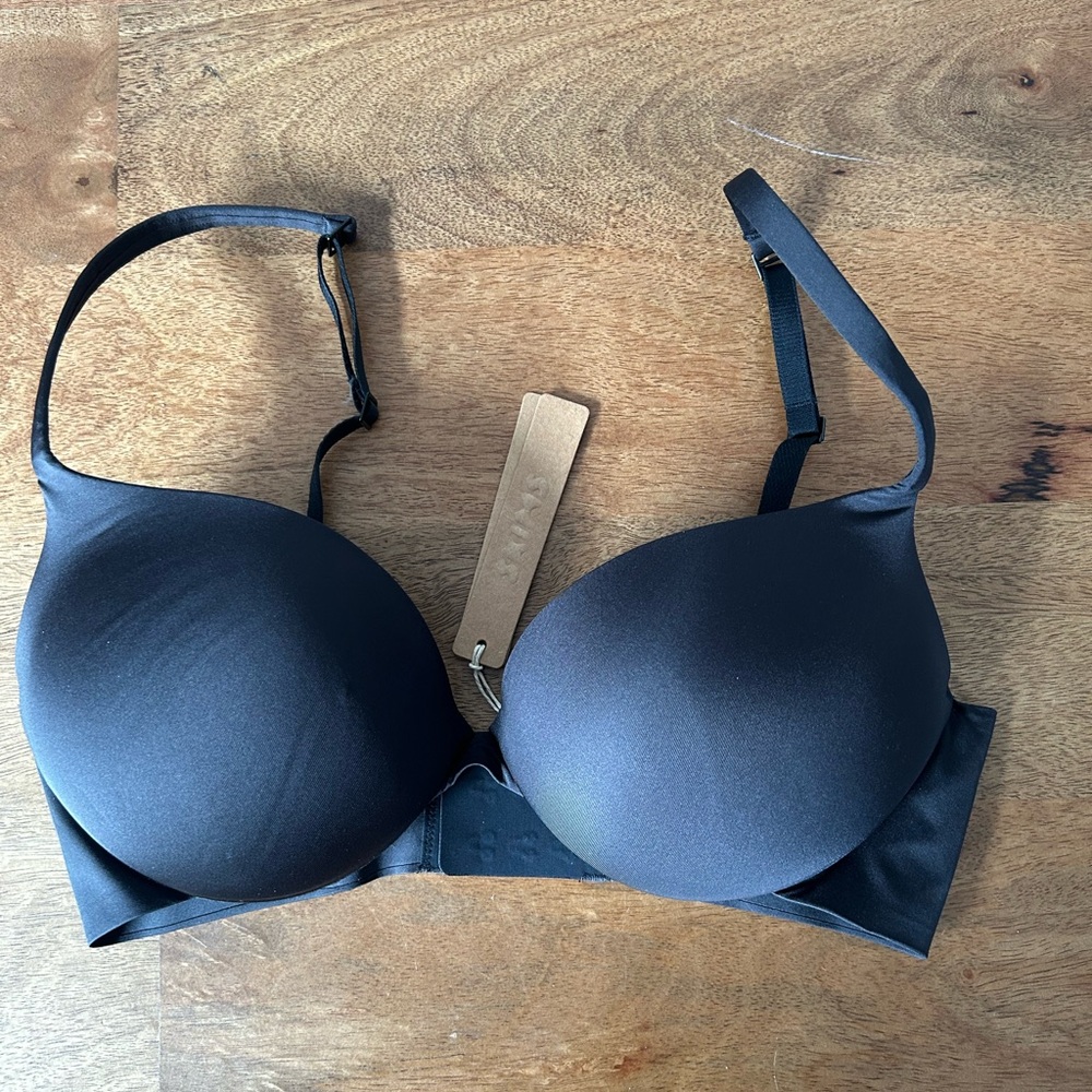 SKIMS Ultimate Push Up Plunge Bra Onyx